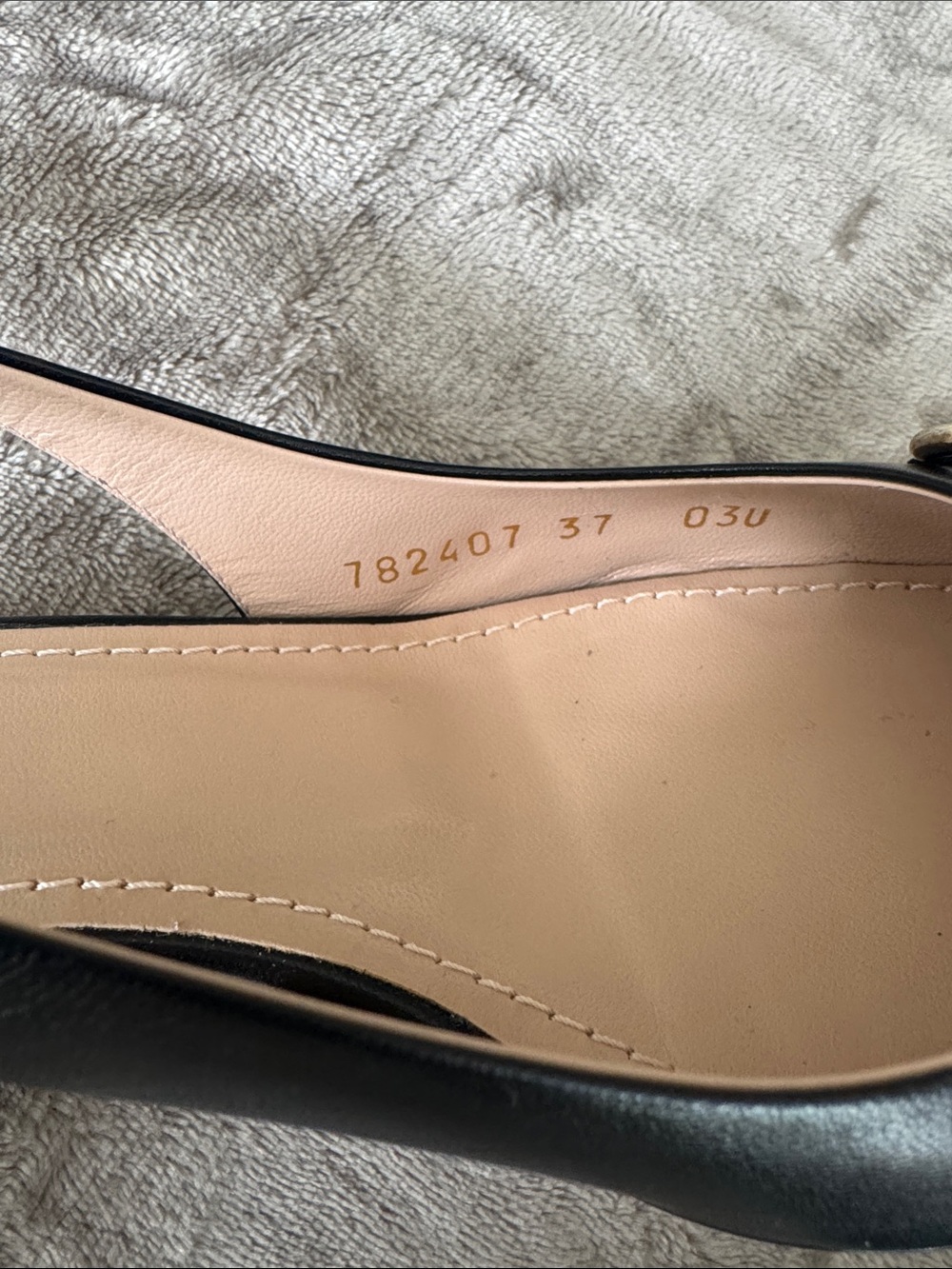 Gucci Black Leather Pointed Slingback Mules with Gold Horsebit - Picture 7 of 10